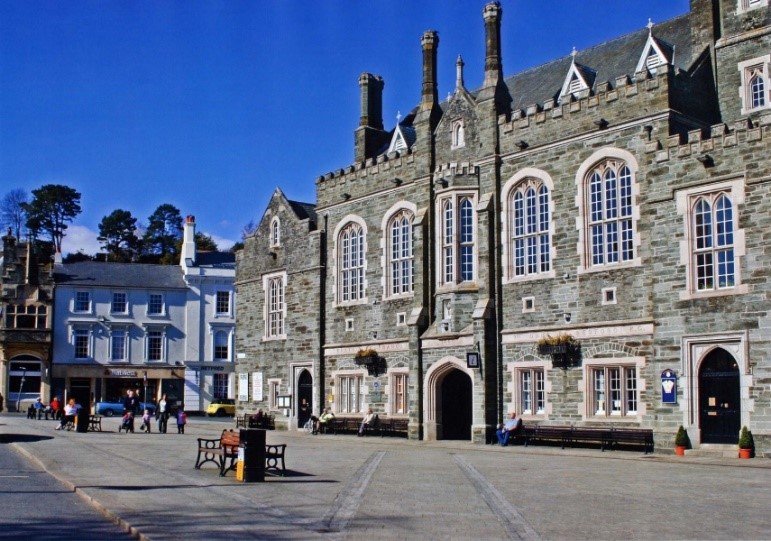 Bedford Square, Tavistock Resiblock